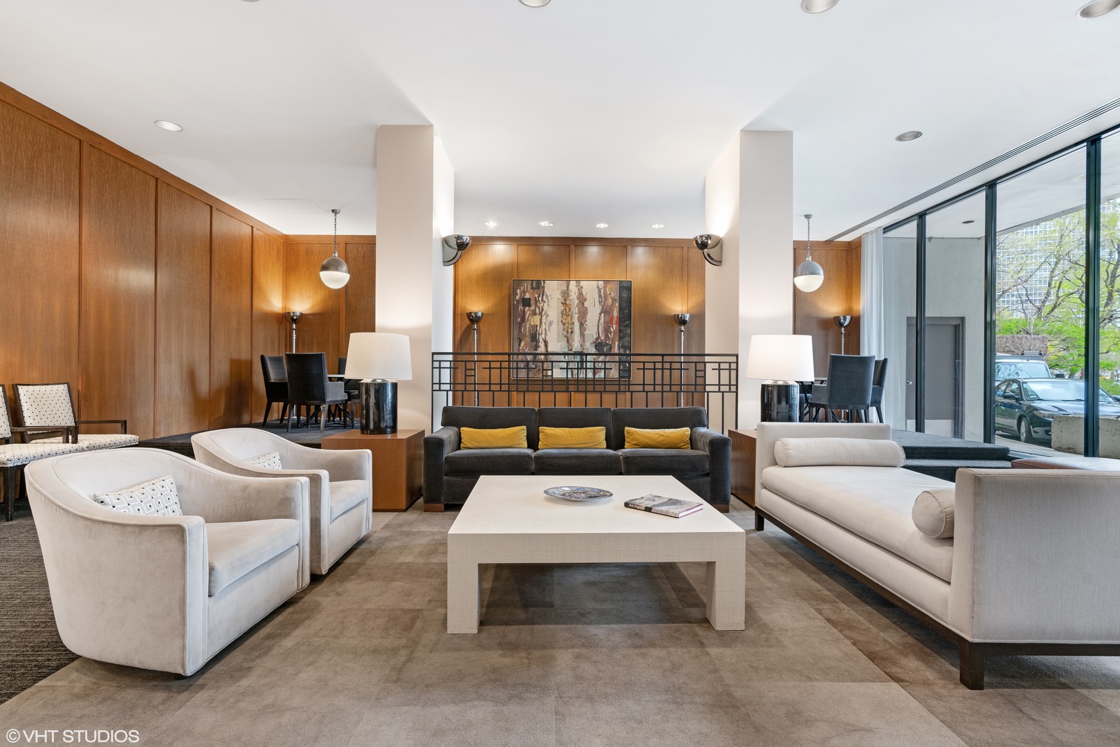 2626 N Lakeview Avenue Unit: 1204