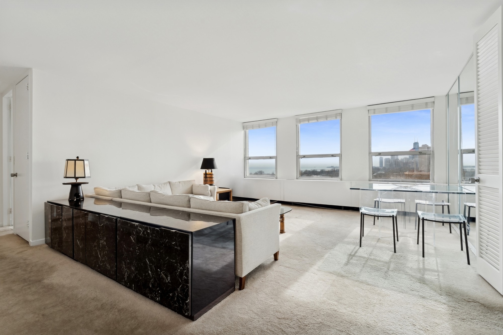 2626 N Lakeview Avenue Unit: 1204