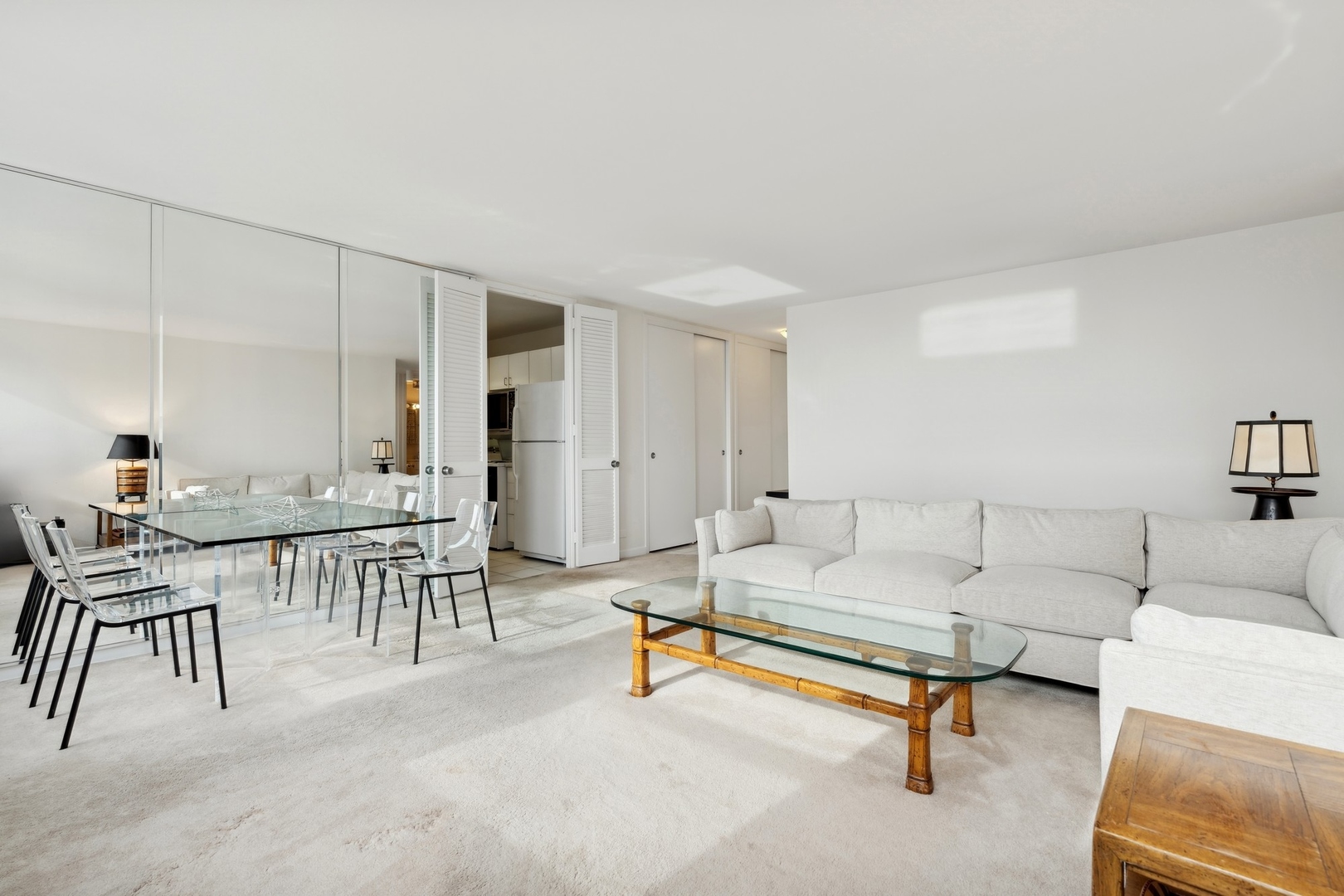 2626 N Lakeview Avenue Unit: 1204