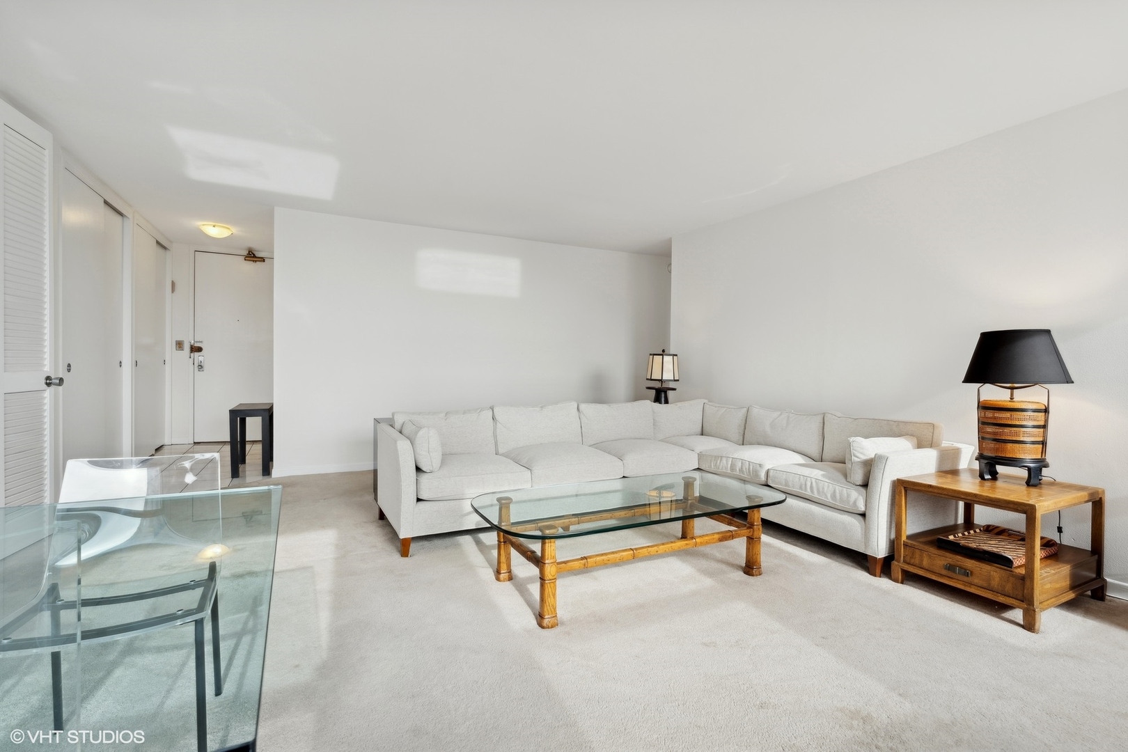 2626 N Lakeview Avenue Unit: 1204