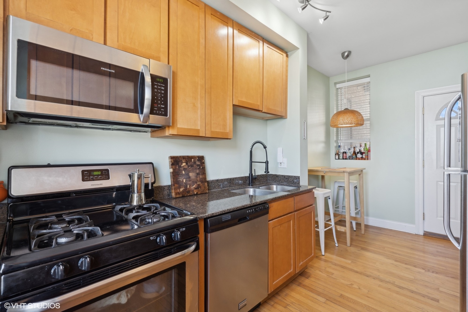 4201 W Addison Street Unit: 3B