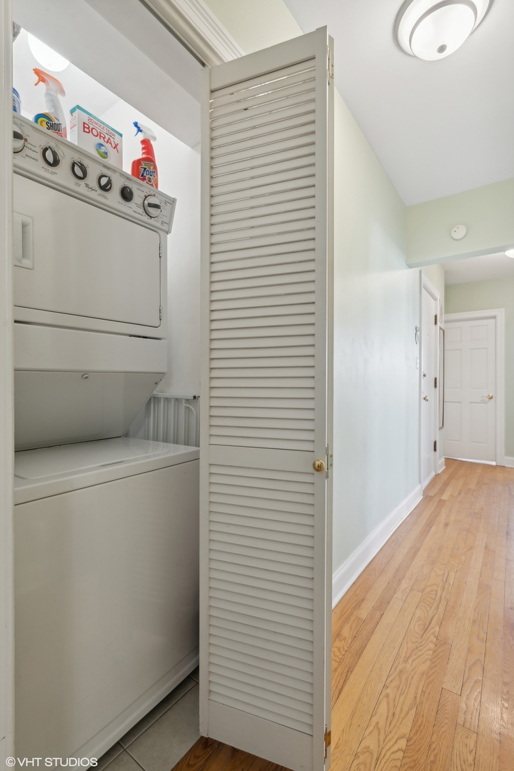 4201 W Addison Street Unit: 3B