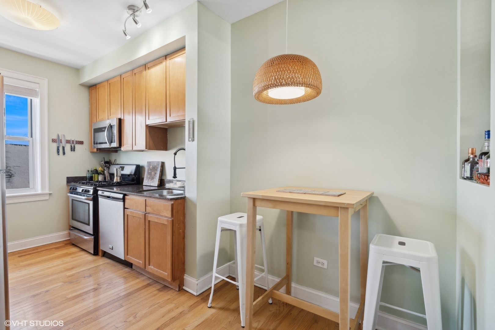 4201 W Addison Street Unit: 3B