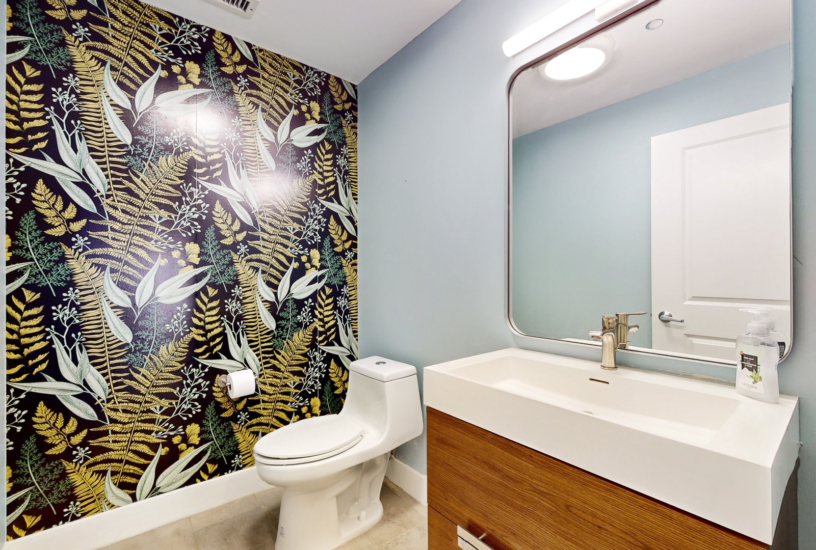 720 W Randolph Street Unit: 801