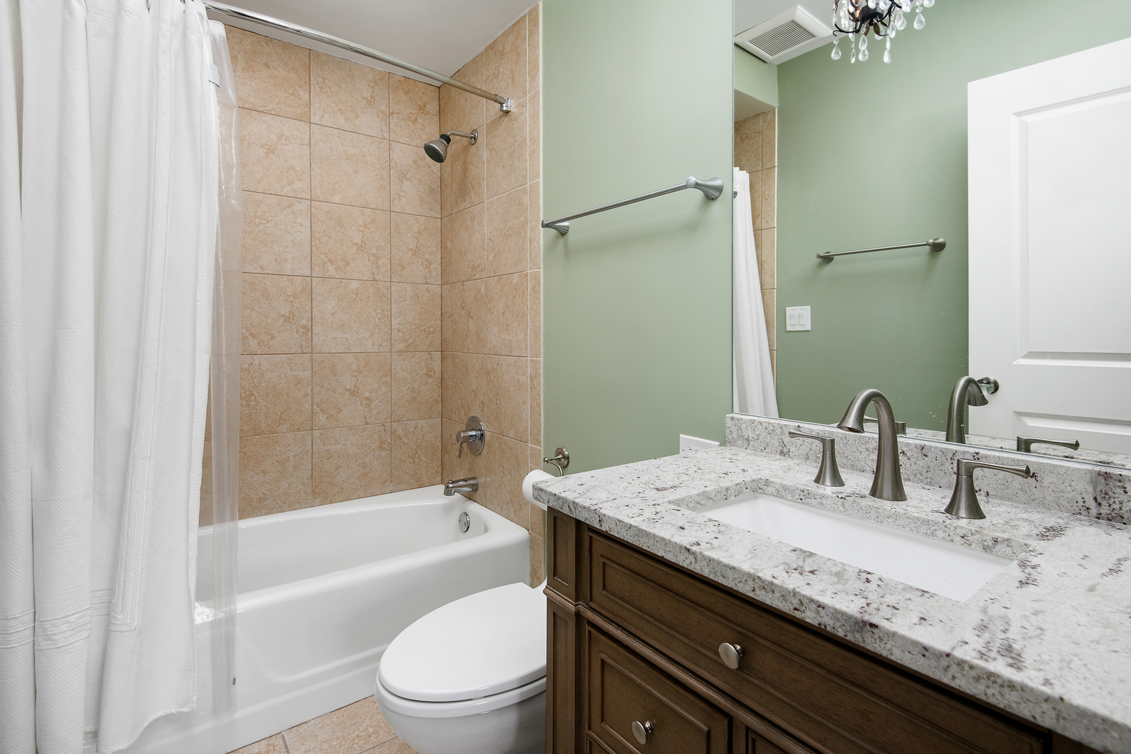 1515 N Astor Street Unit: 12B