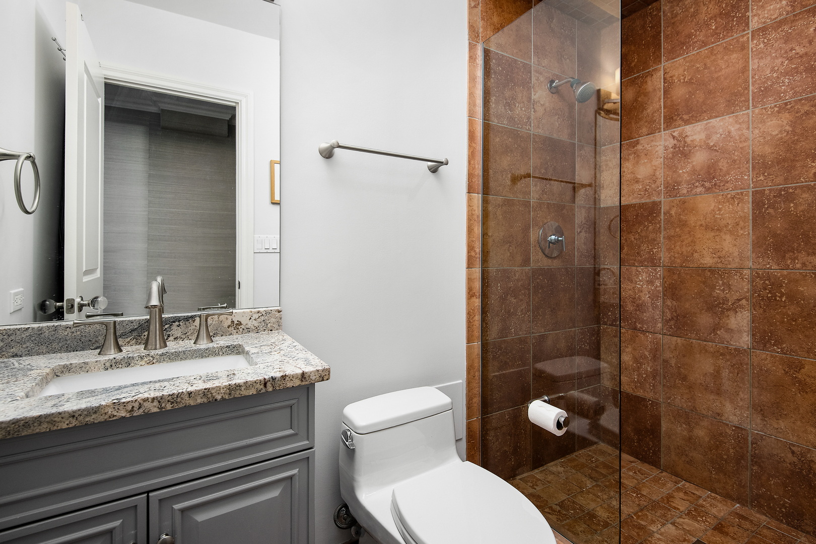 1515 N Astor Street Unit: 12B