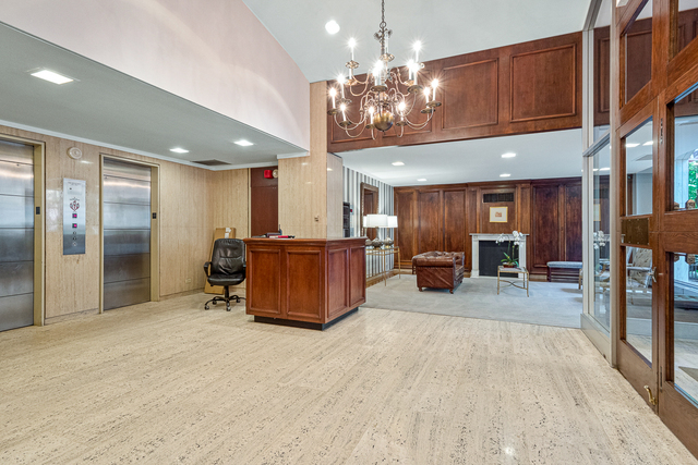 1515 N Astor Street Unit: 12B