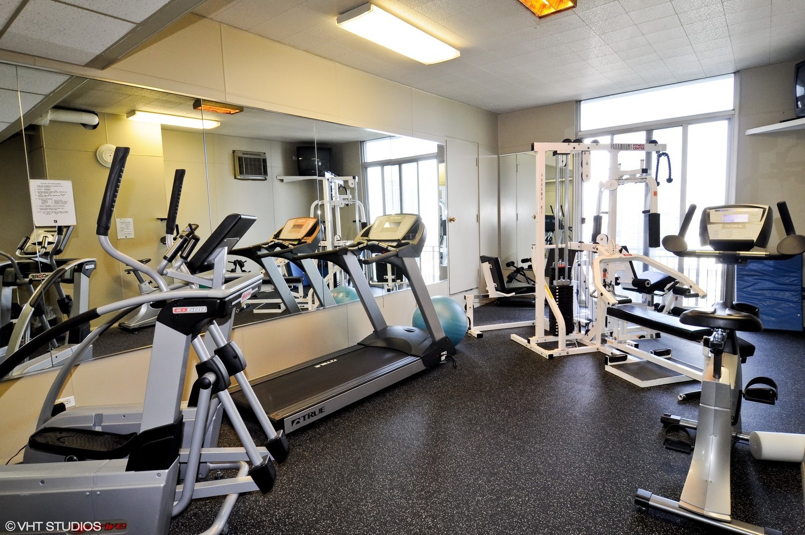 1515 N Astor Street Unit: 12B