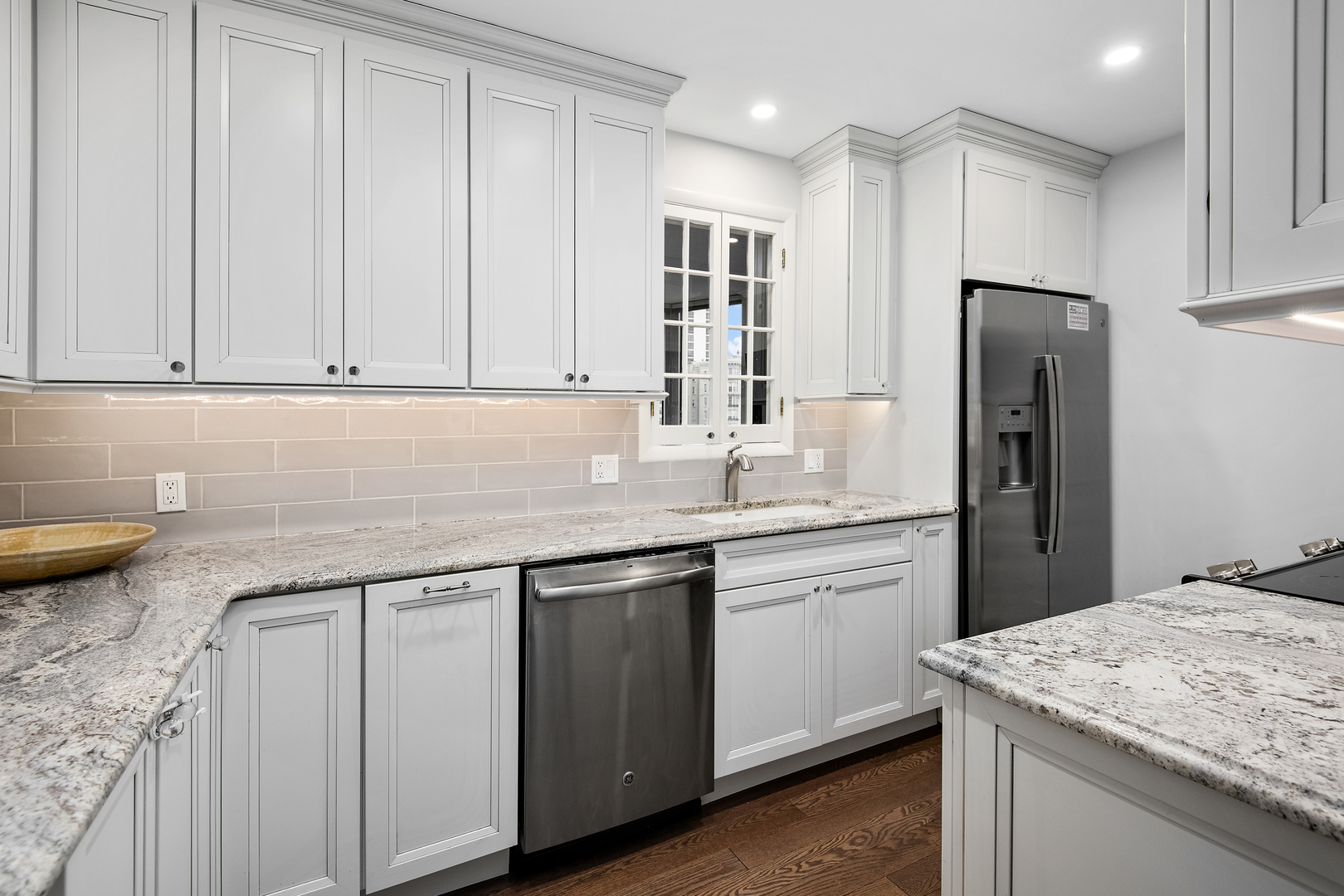1515 N Astor Street Unit: 12B