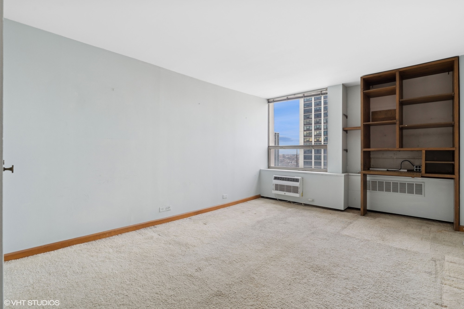 1460 N Sandburg Terrace Unit: 2001-2002