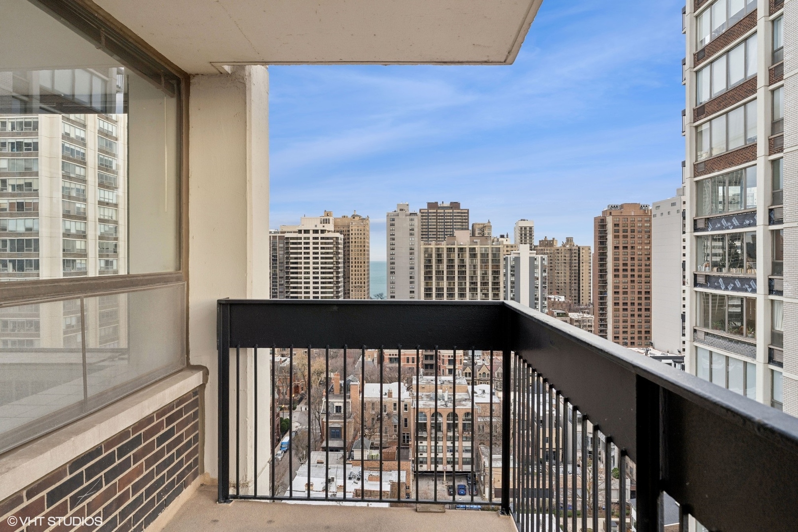 1460 N Sandburg Terrace Unit: 2001-2002