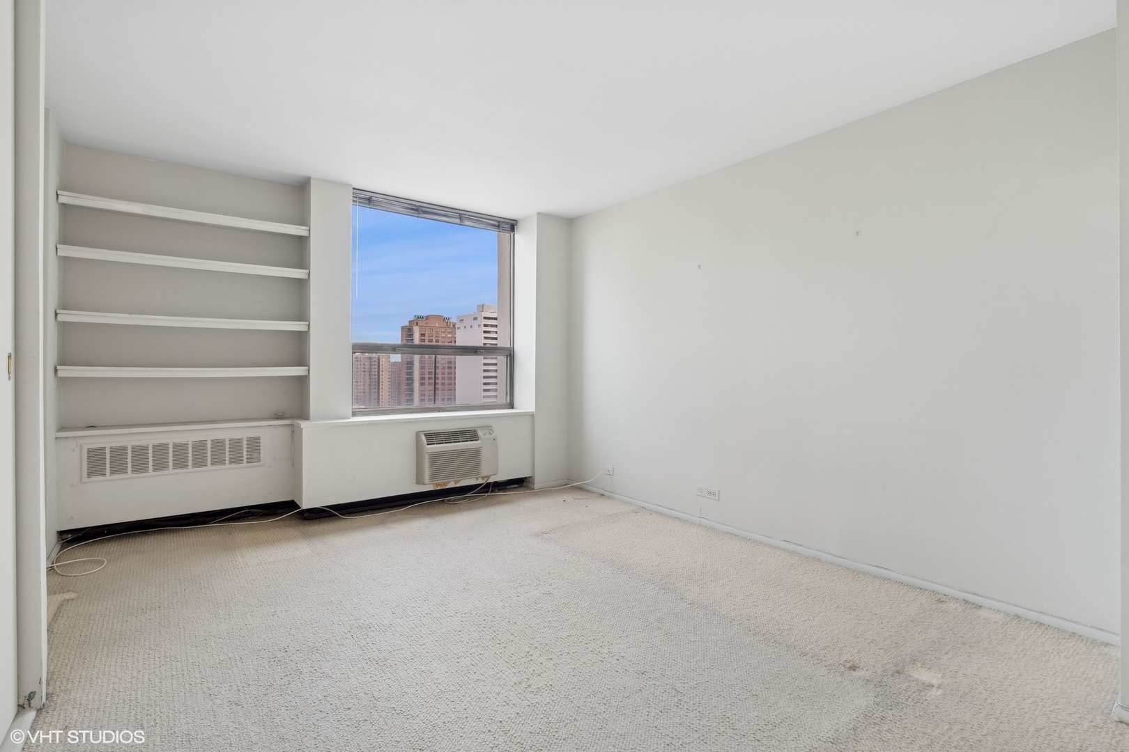 1460 N Sandburg Terrace Unit: 2001-2002