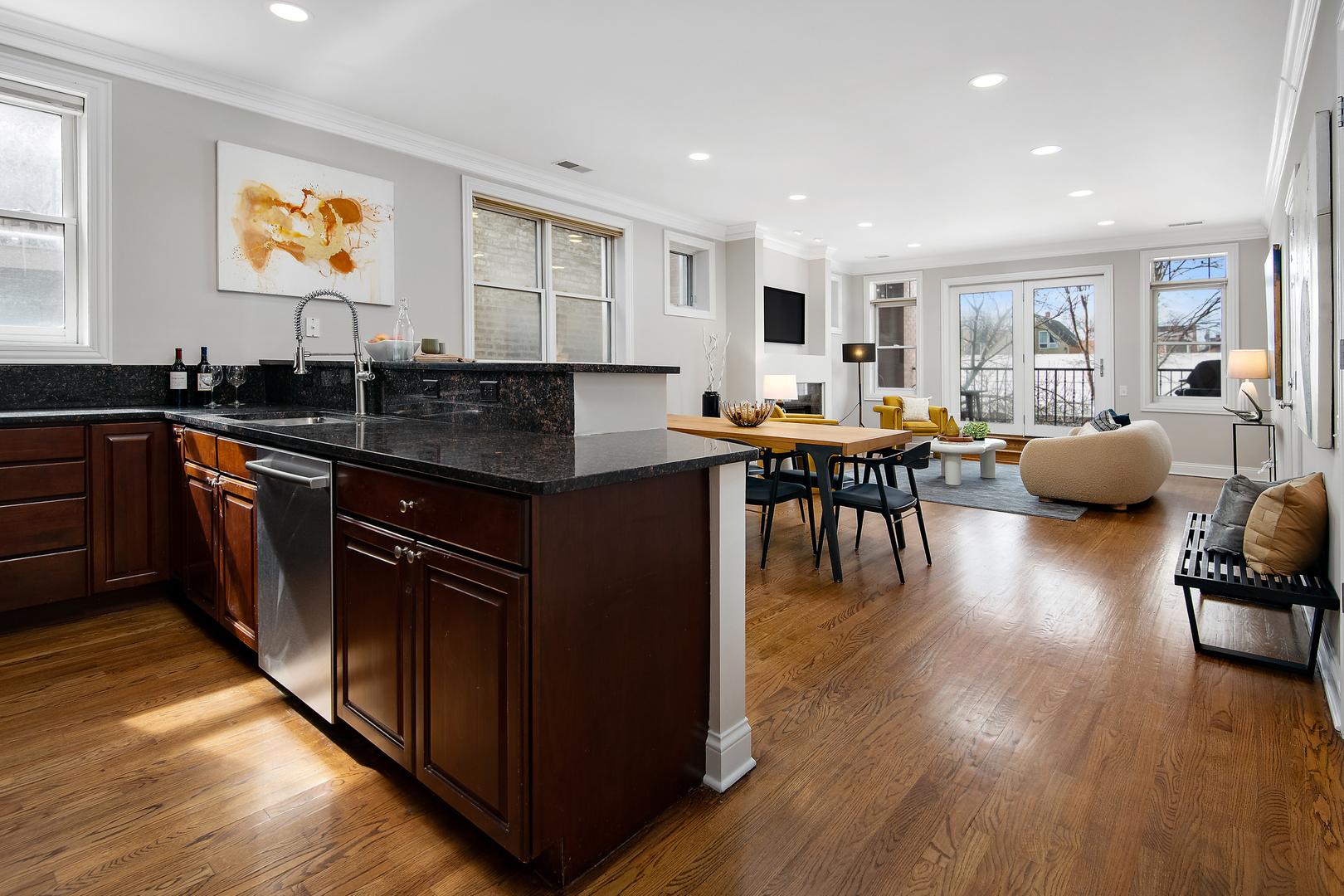 3539 N SOUTHPORT Avenue Unit: 2S