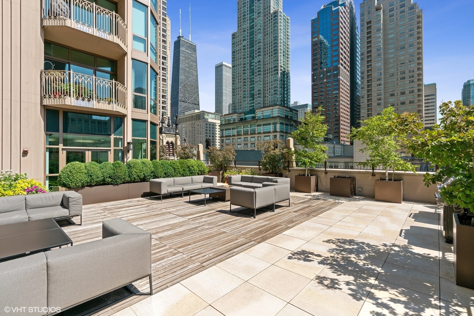 21 E Huron Street Unit: 1505