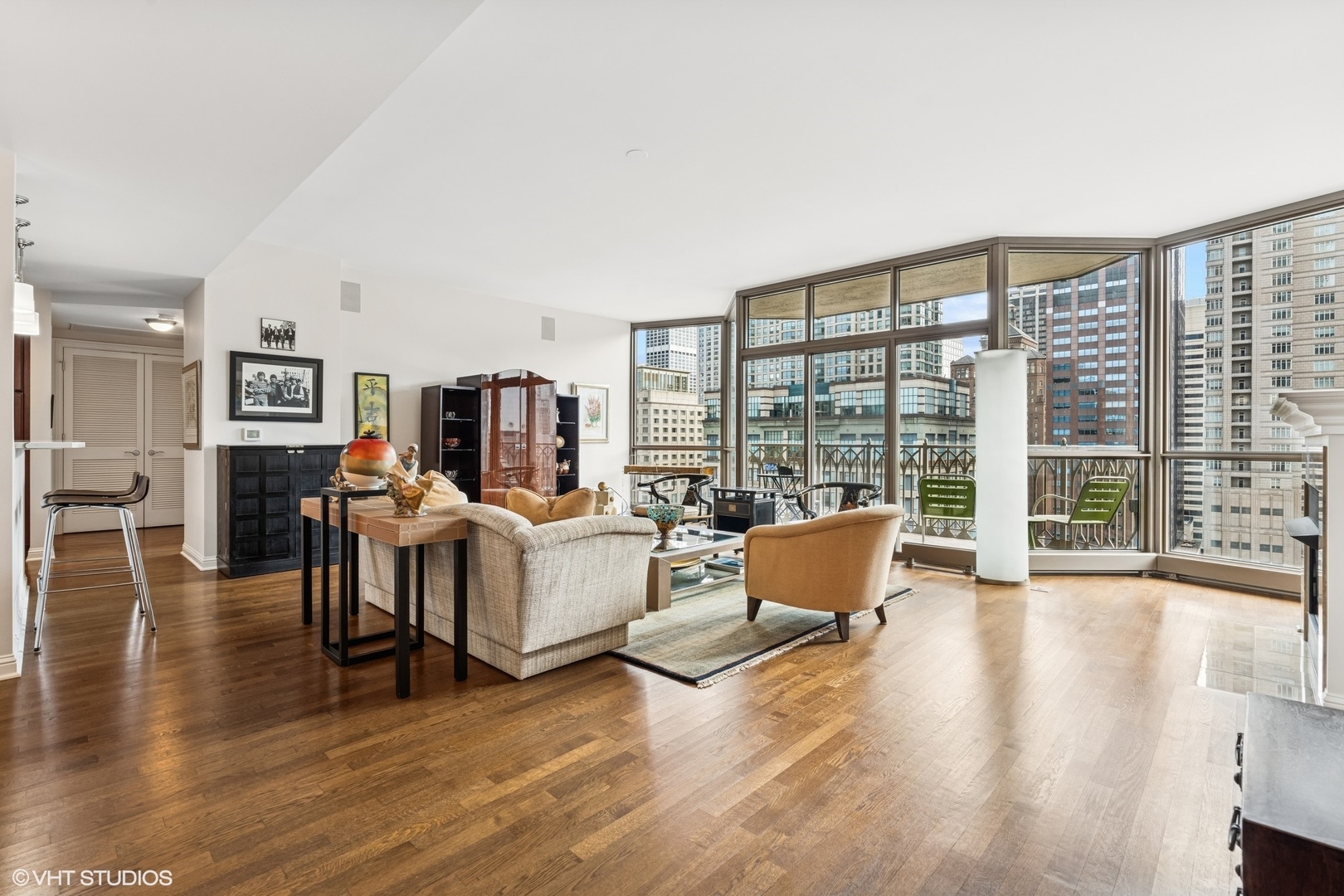 21 E Huron Street Unit: 1505