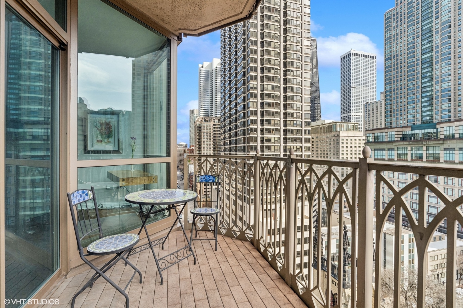 21 E Huron Street Unit: 1505