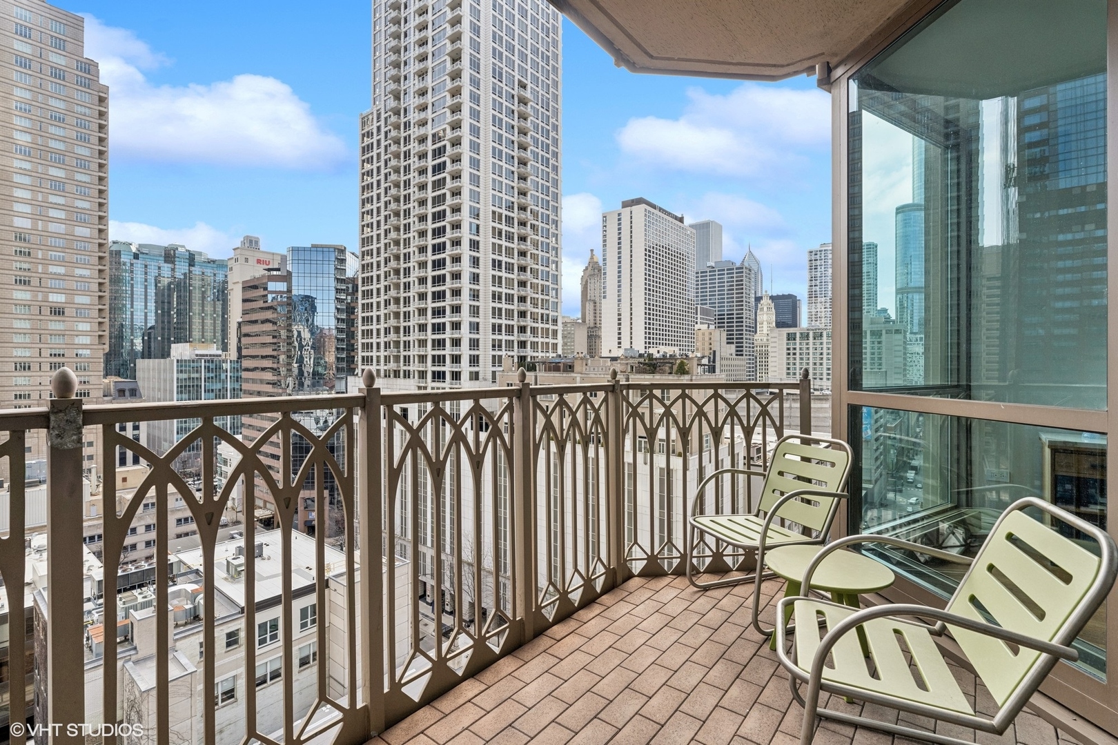 21 E Huron Street Unit: 1505