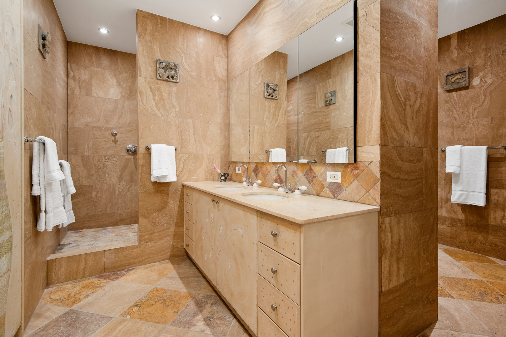 680 N Lake Shore Drive Unit: 1602