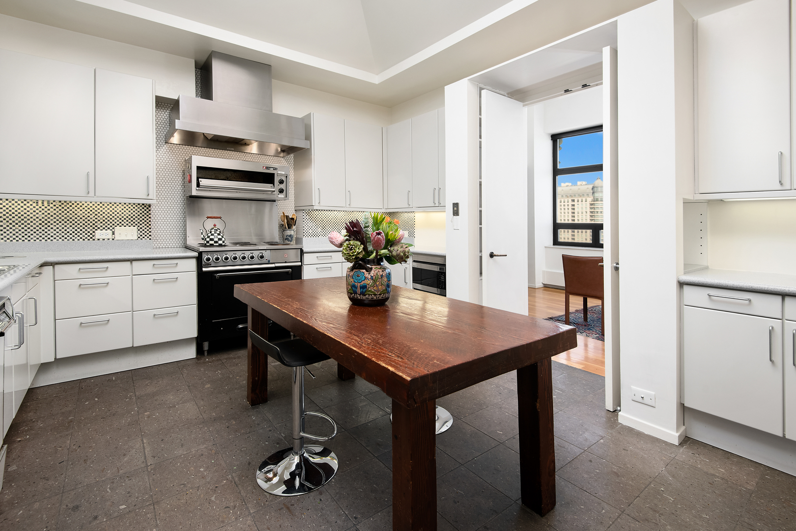 680 N Lake Shore Drive Unit: 1602