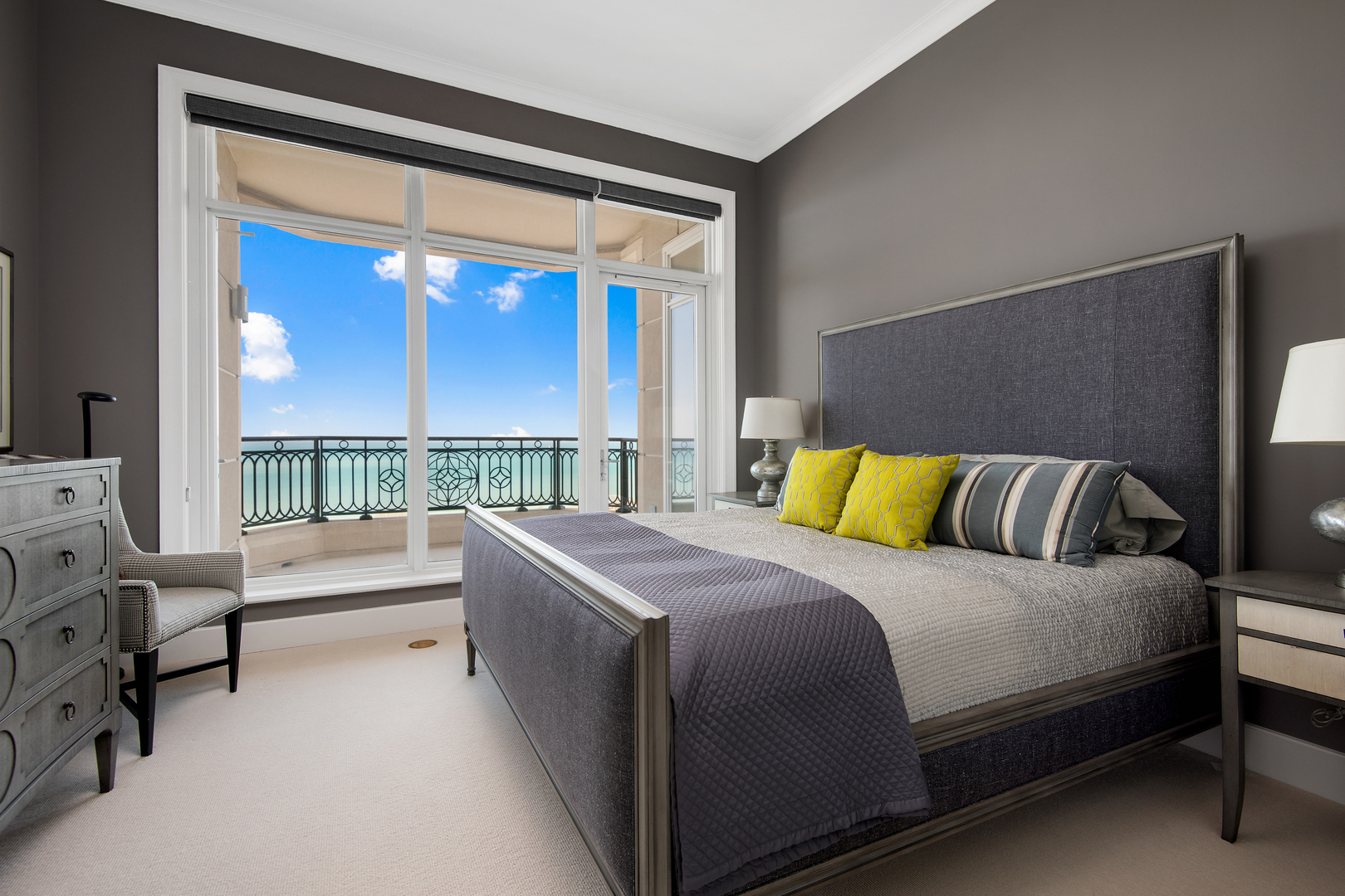 2550 N Lakeview Avenue Unit: 2802