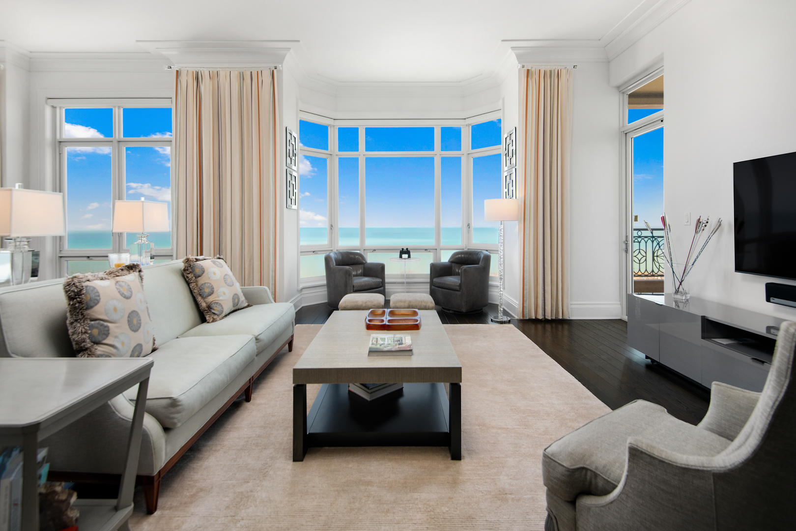 2550 N Lakeview Avenue Unit: 2802