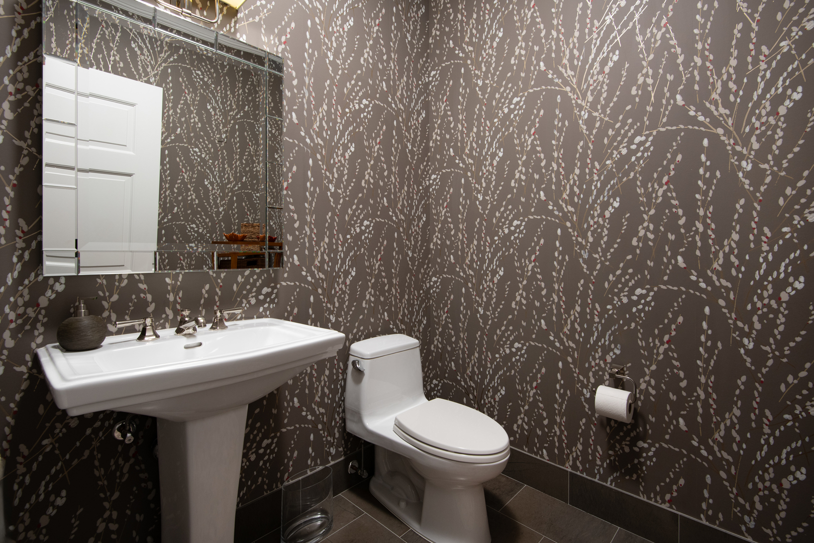 2550 N Lakeview Avenue Unit: 2802