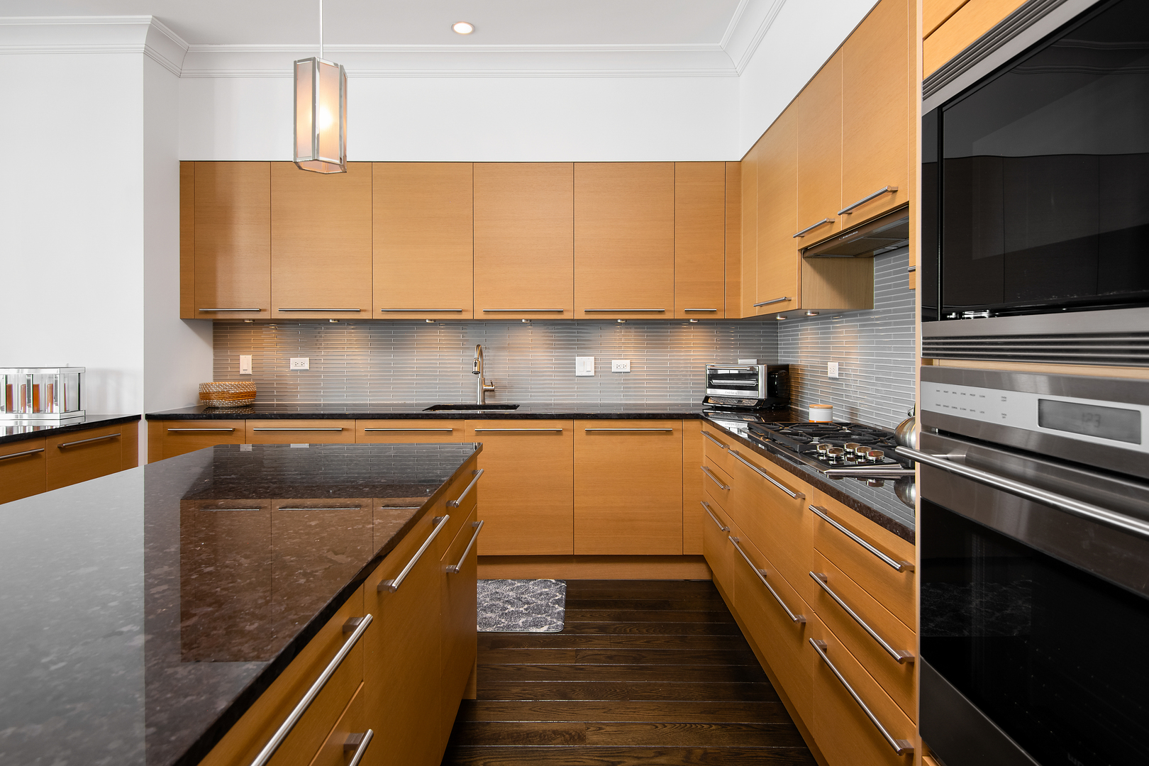 2550 N Lakeview Avenue Unit: 2802