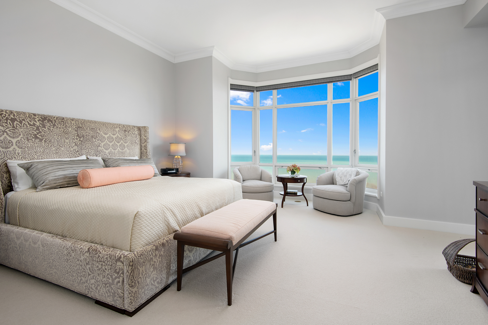 2550 N Lakeview Avenue Unit: 2802