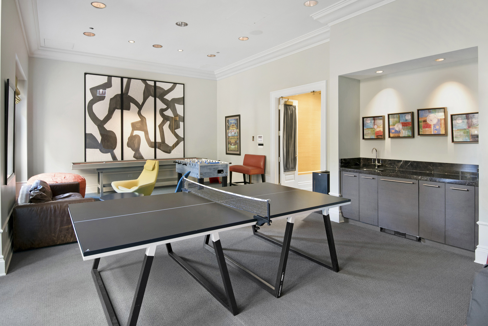 2550 N Lakeview Avenue Unit: 2802