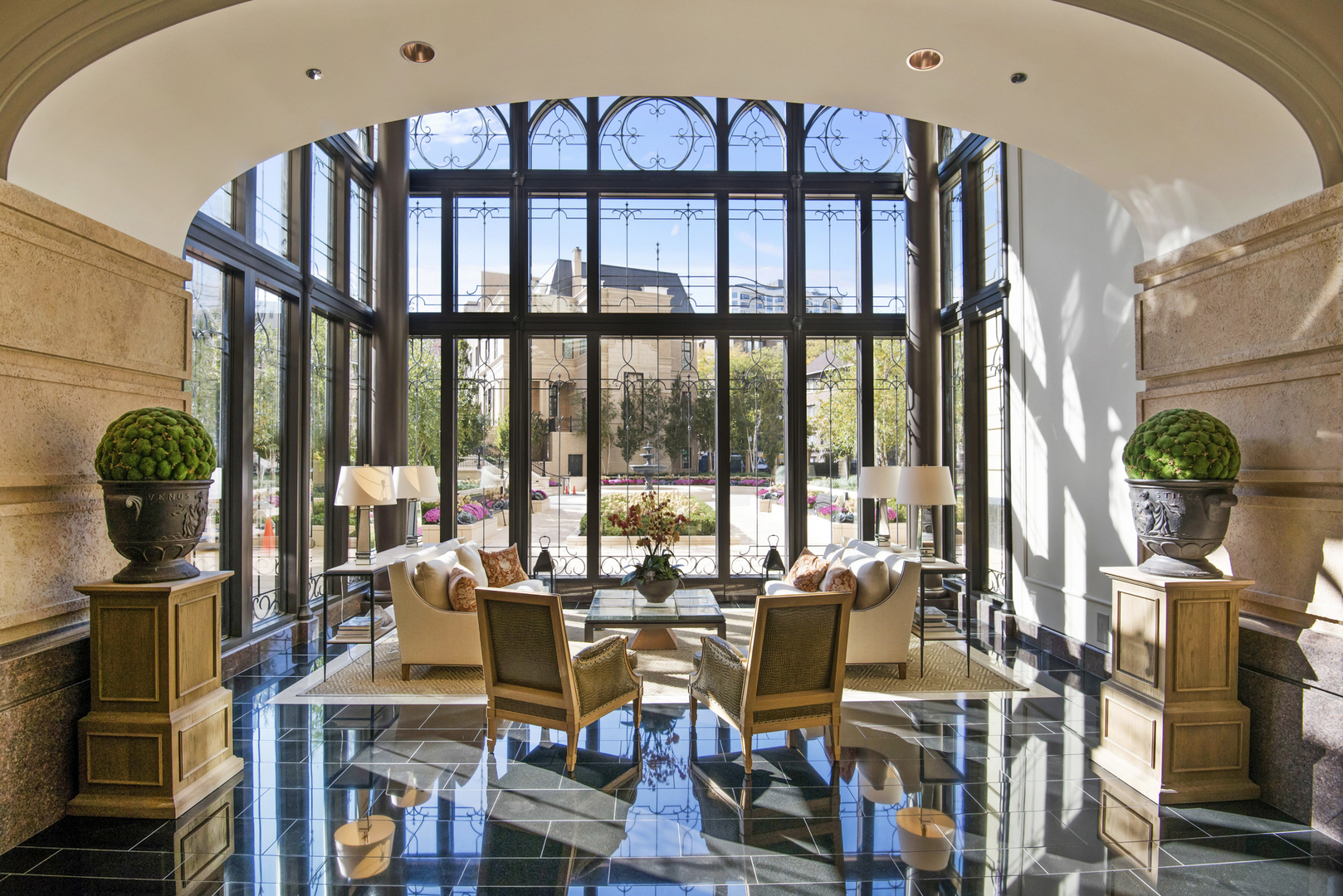 2550 N Lakeview Avenue Unit: 2802