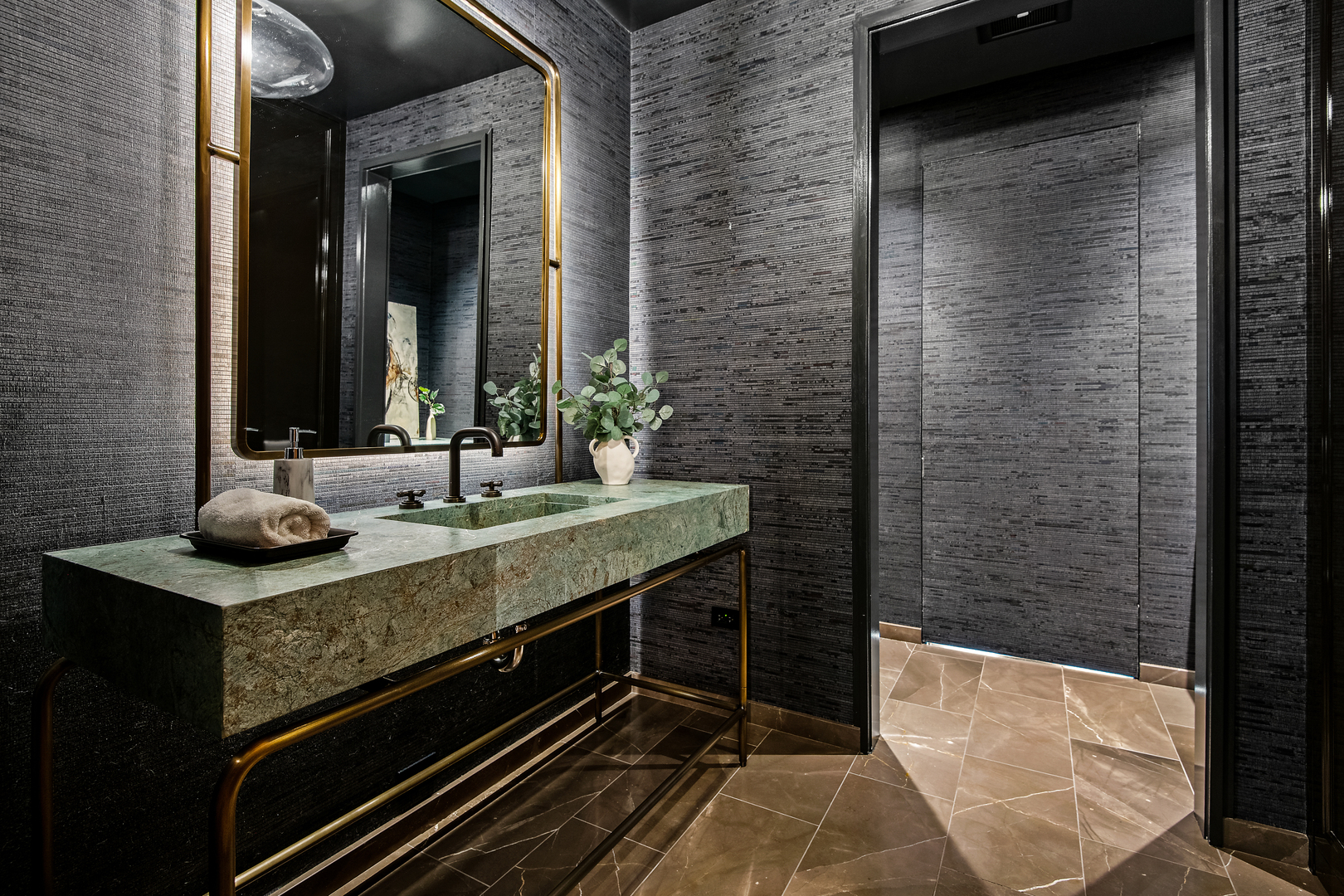 416 W Deming Place Unit: 4