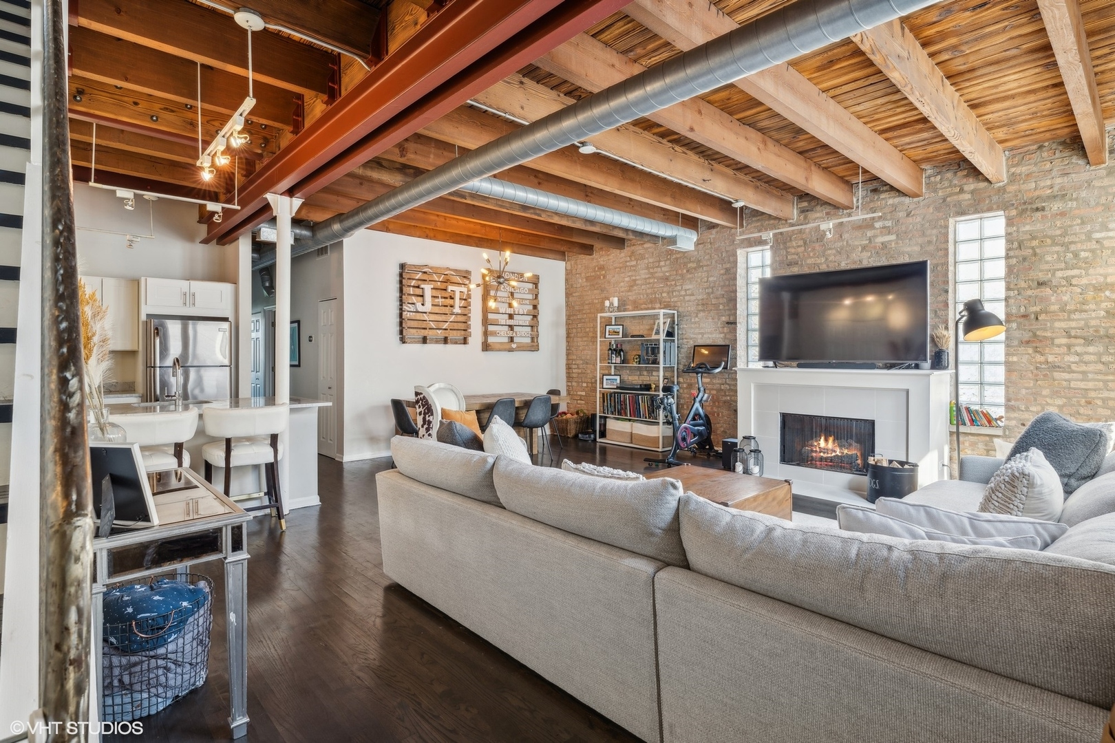 1235 W George Street Unit: 215