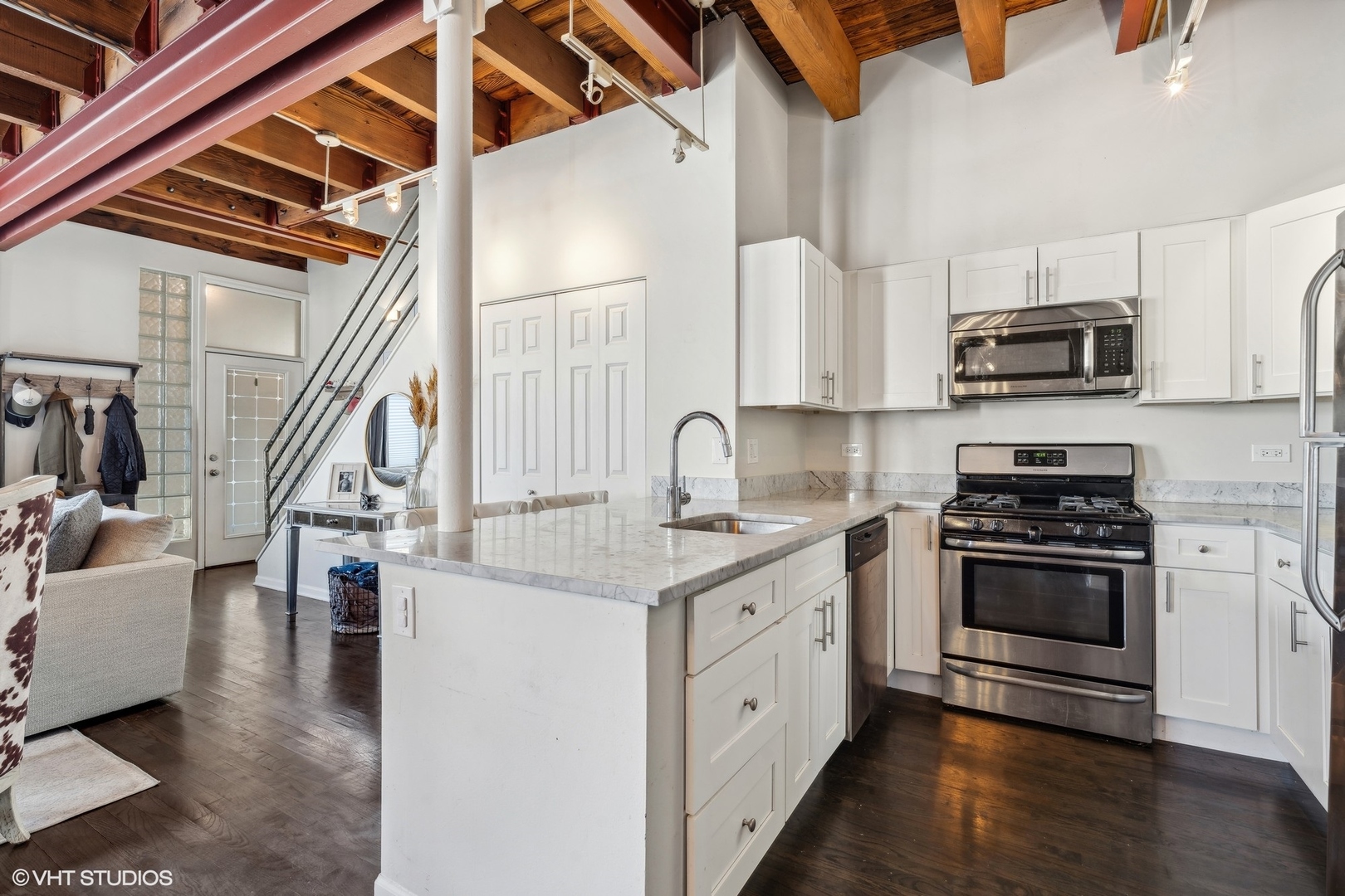 1235 W George Street Unit: 215