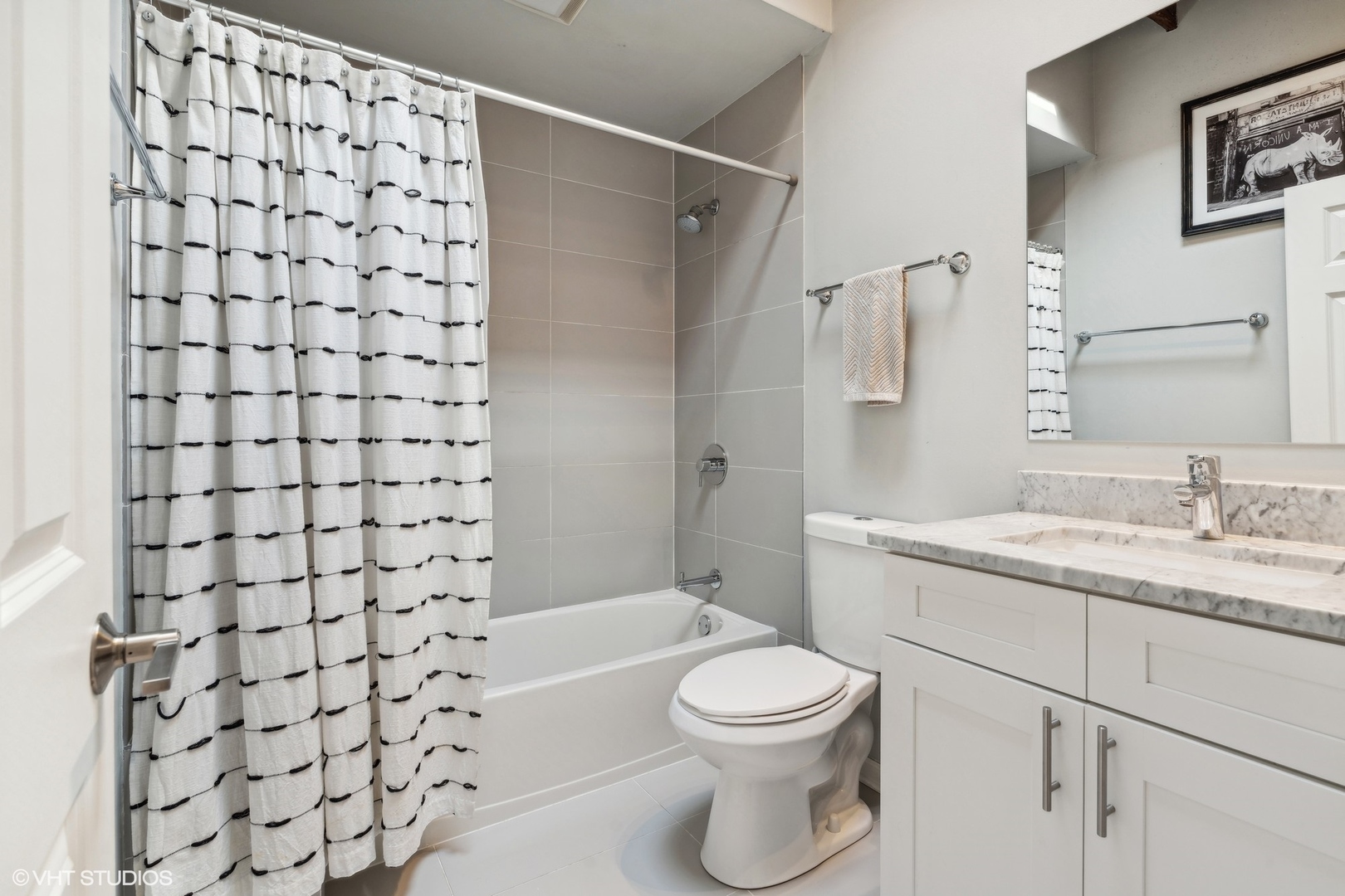 1235 W George Street Unit: 215