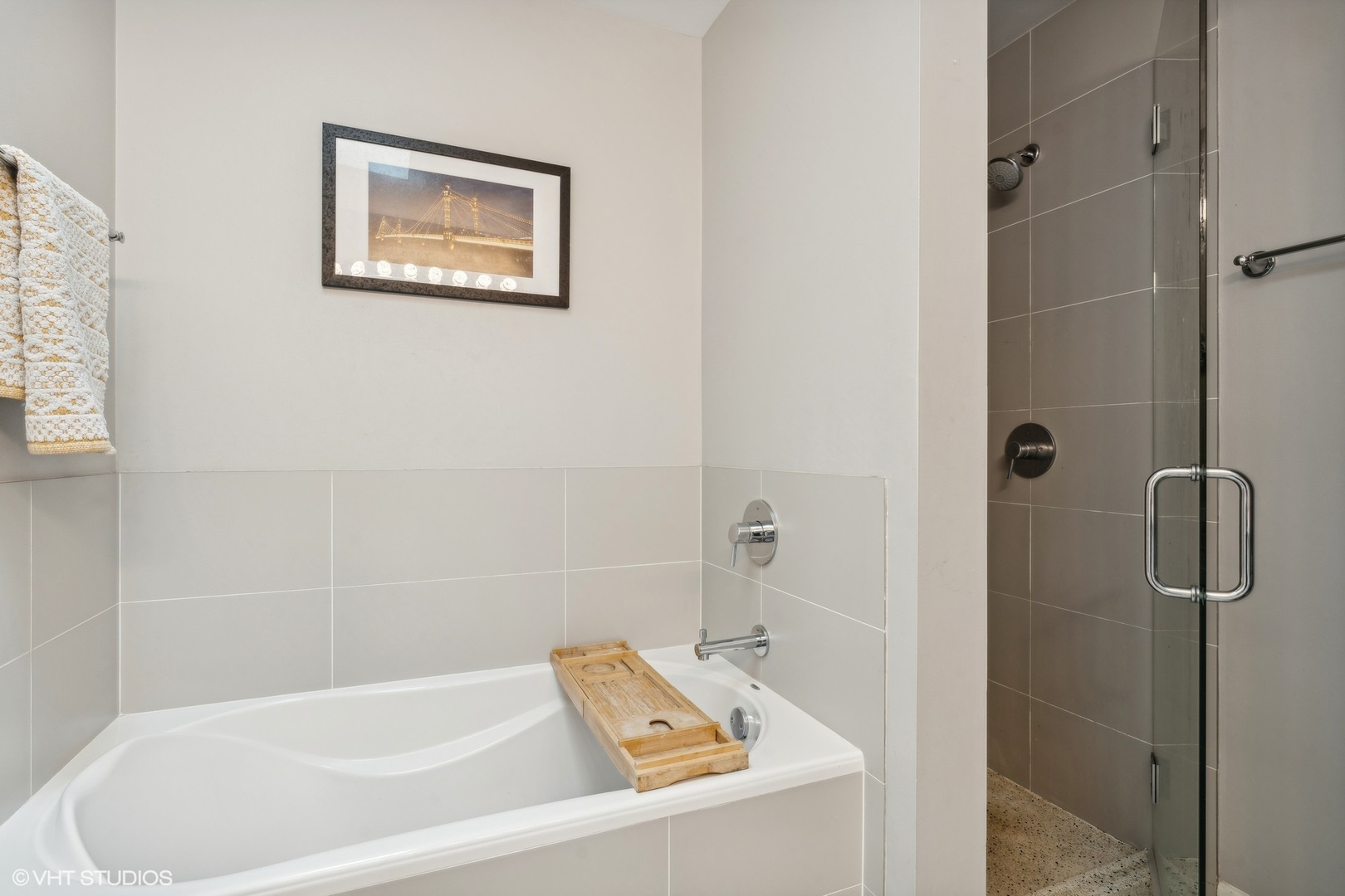 1235 W George Street Unit: 215