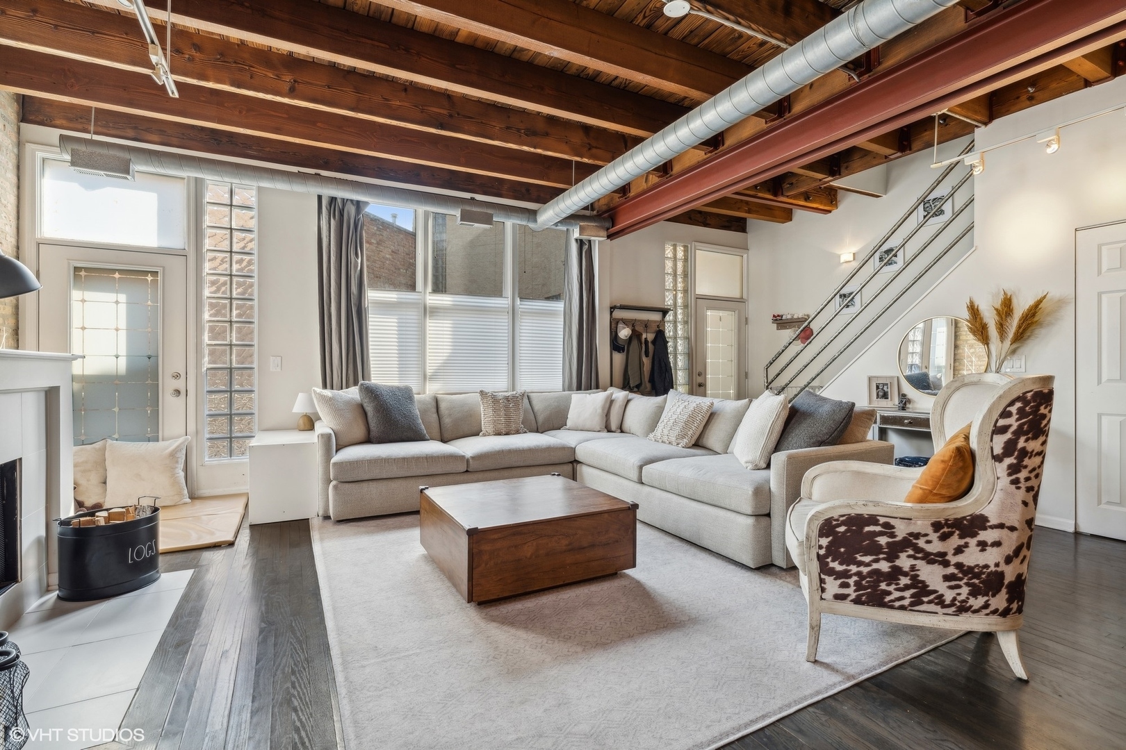 1235 W George Street Unit: 215