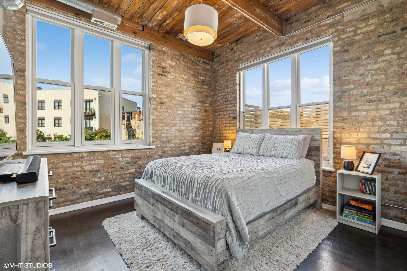 1235 W George Street Unit: 215