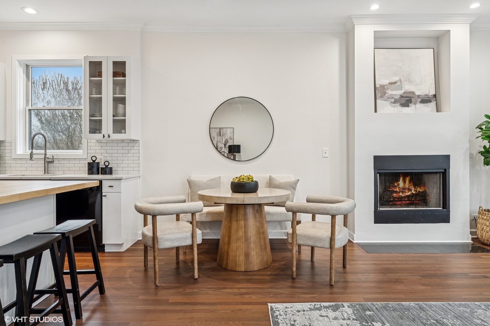 814 N Winchester Avenue Unit: 3