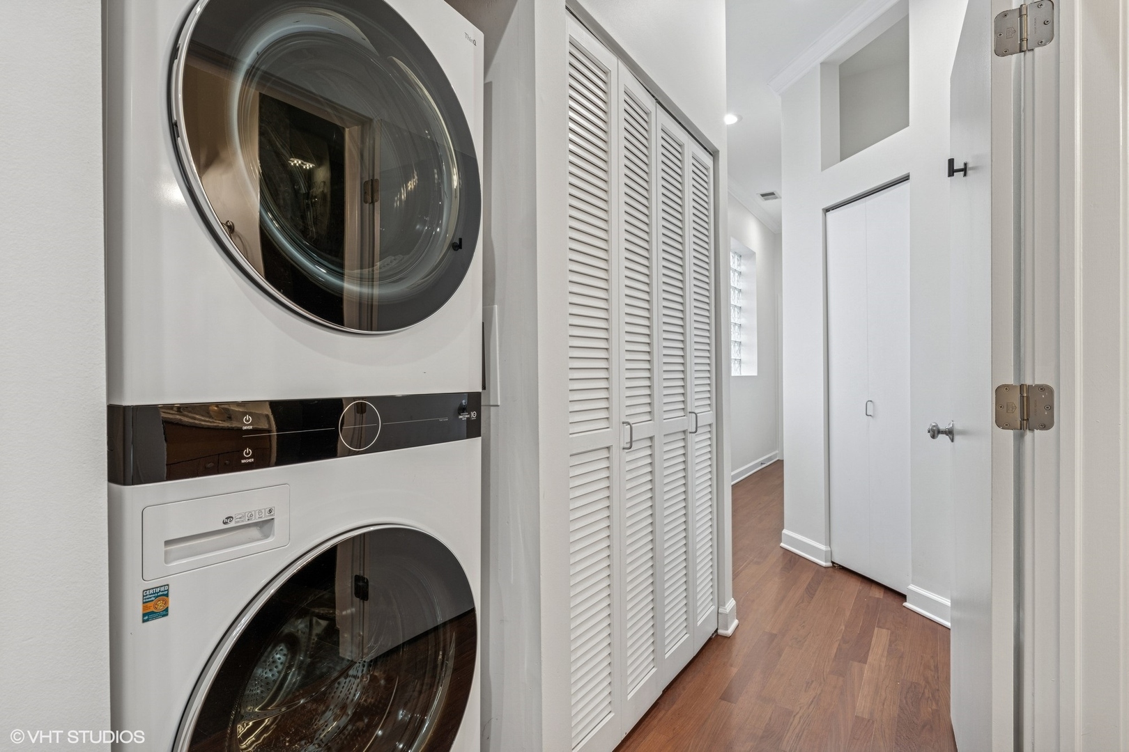 814 N Winchester Avenue Unit: 3