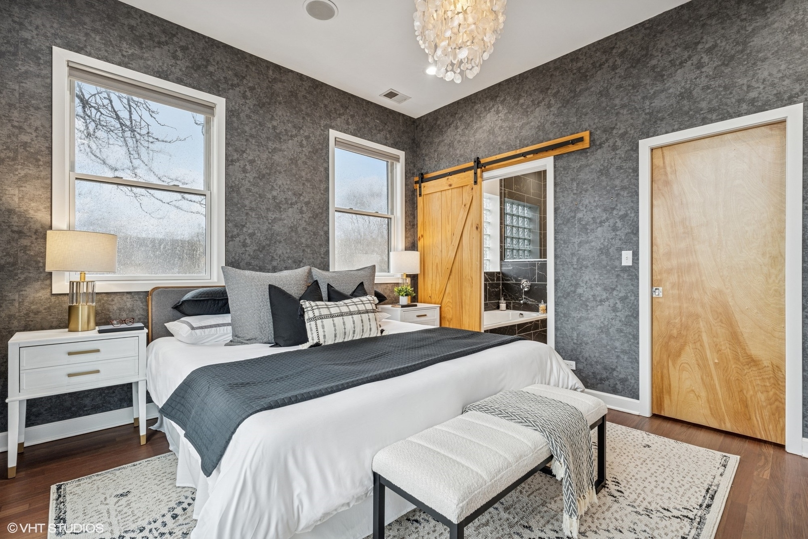 814 N Winchester Avenue Unit: 3