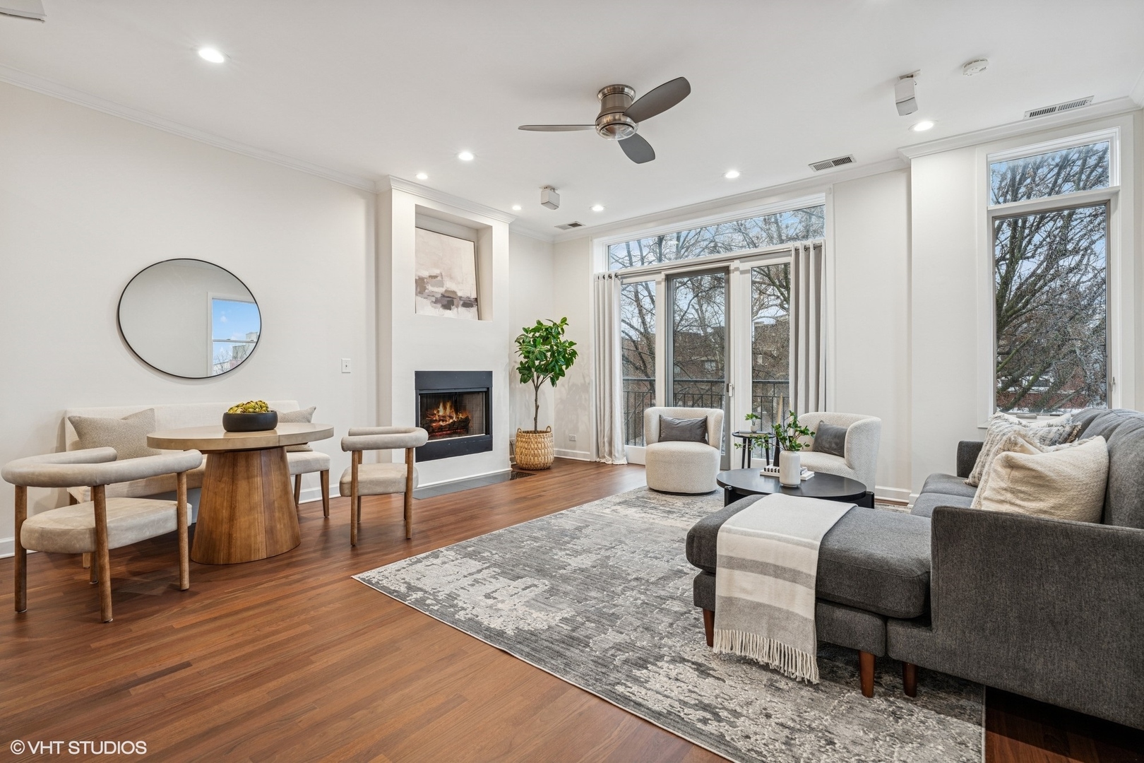 814 N Winchester Avenue Unit: 3