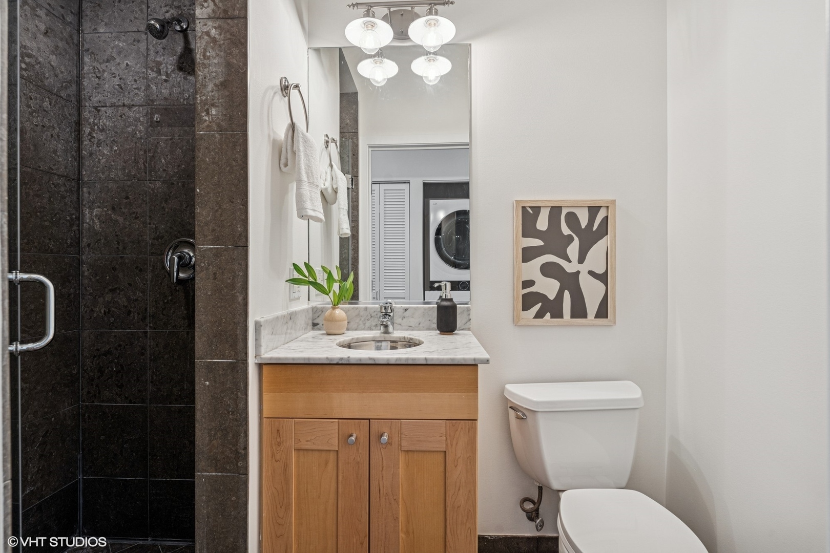 814 N Winchester Avenue Unit: 3