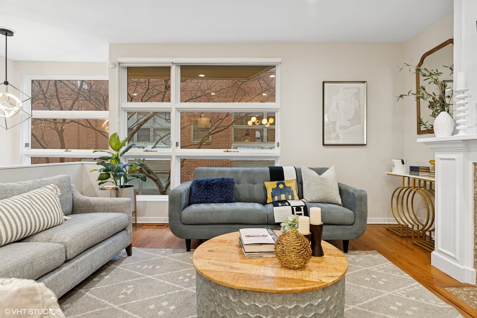 1920 N MAUD Avenue Unit: C