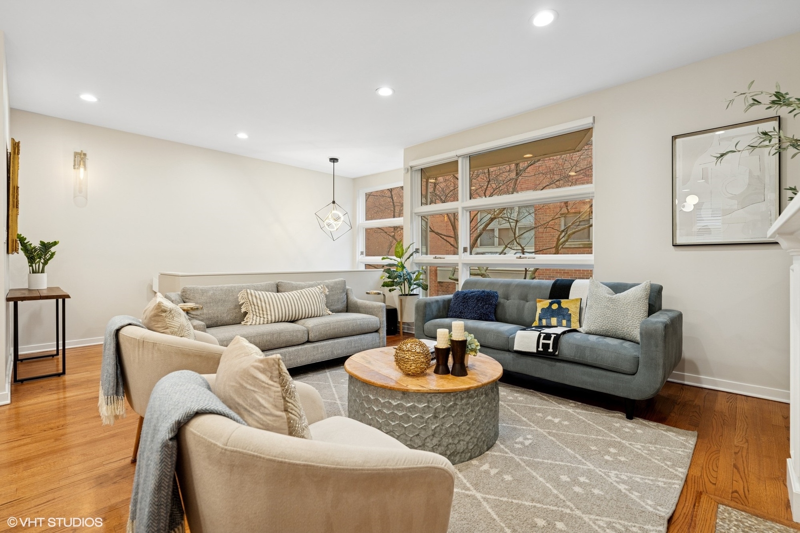 1920 N MAUD Avenue Unit: C