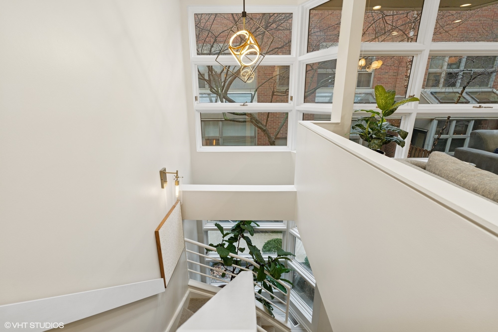 1920 N MAUD Avenue Unit: C