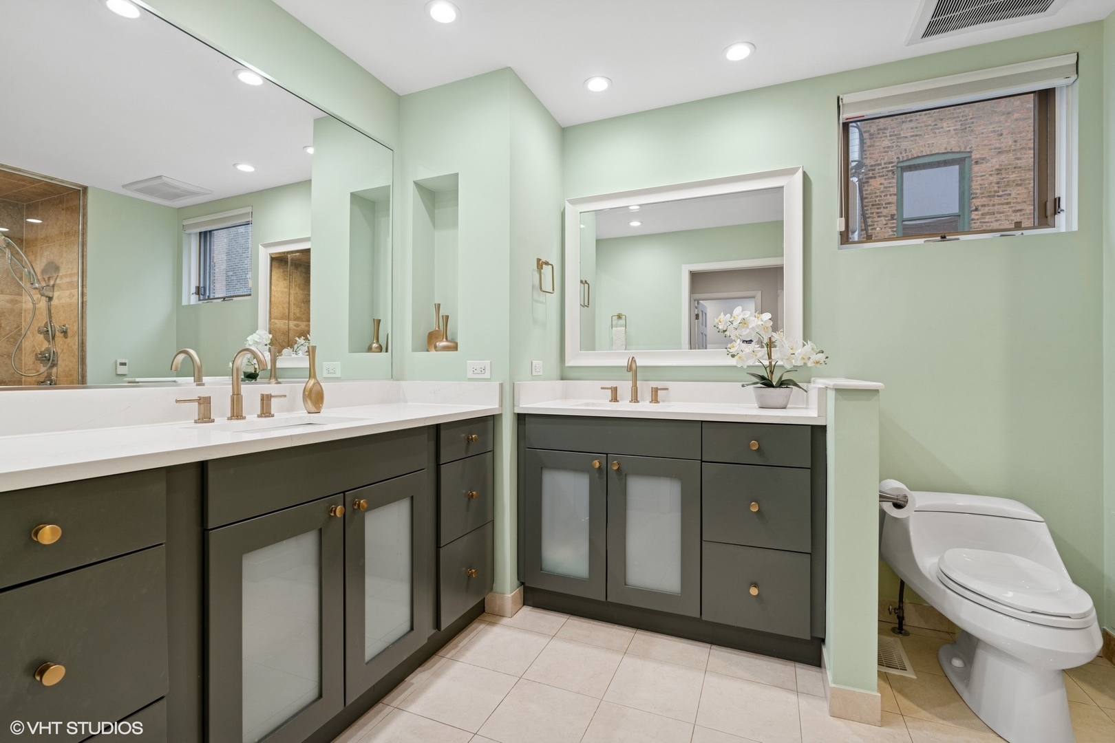 1920 N MAUD Avenue Unit: C