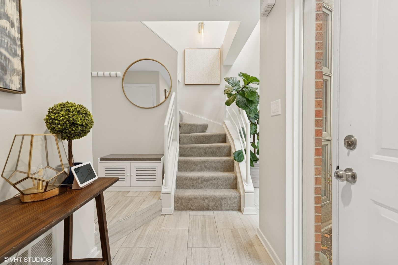 1920 N MAUD Avenue Unit: C