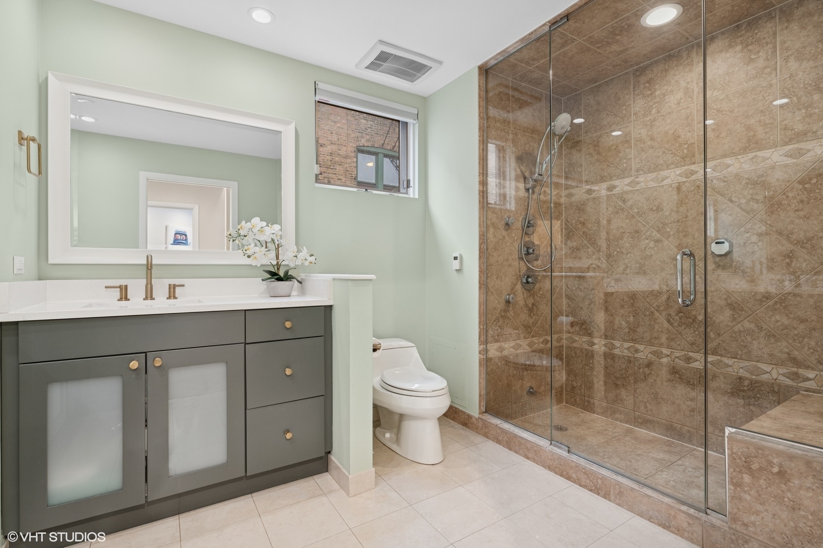 1920 N MAUD Avenue Unit: C