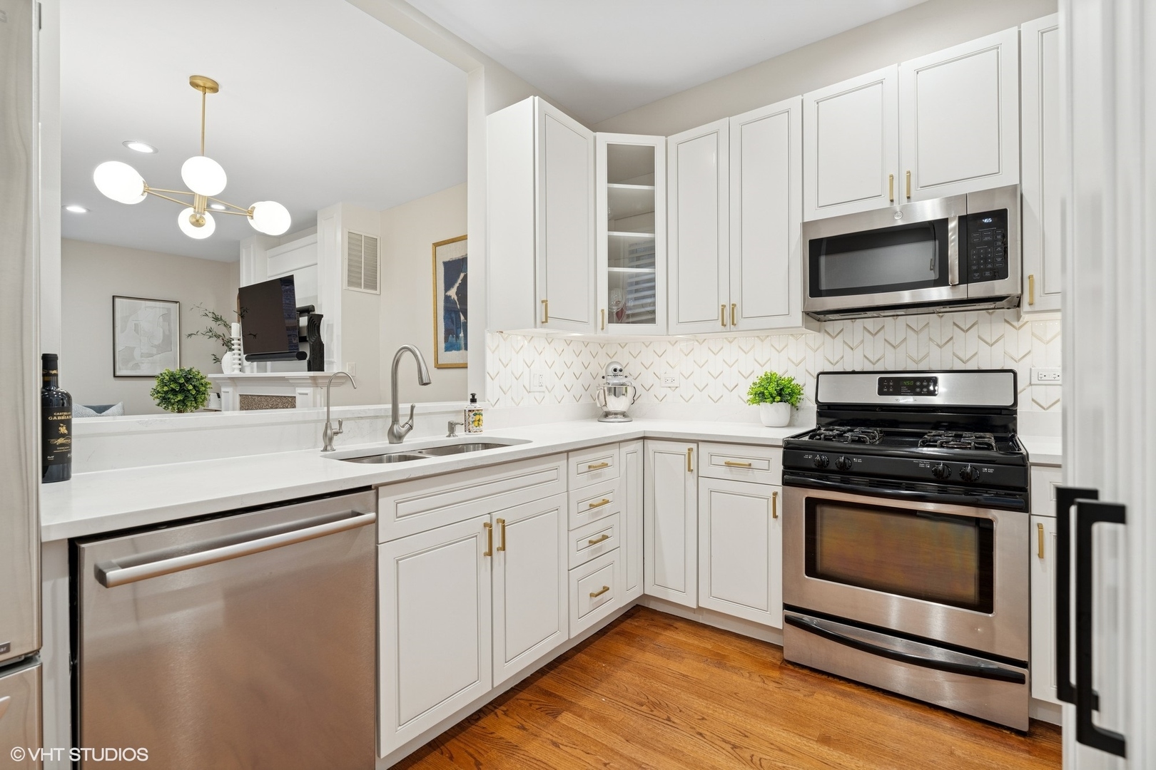 1920 N MAUD Avenue Unit: C