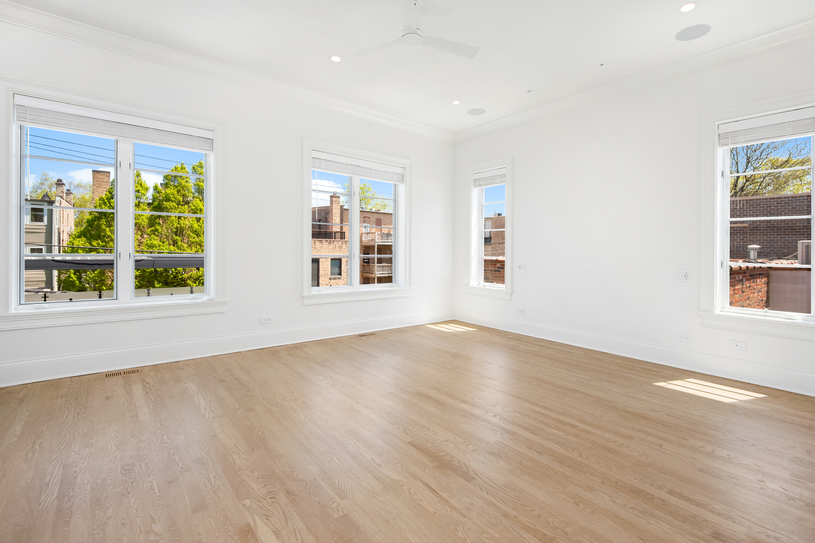 2245 N Magnolia Avenue